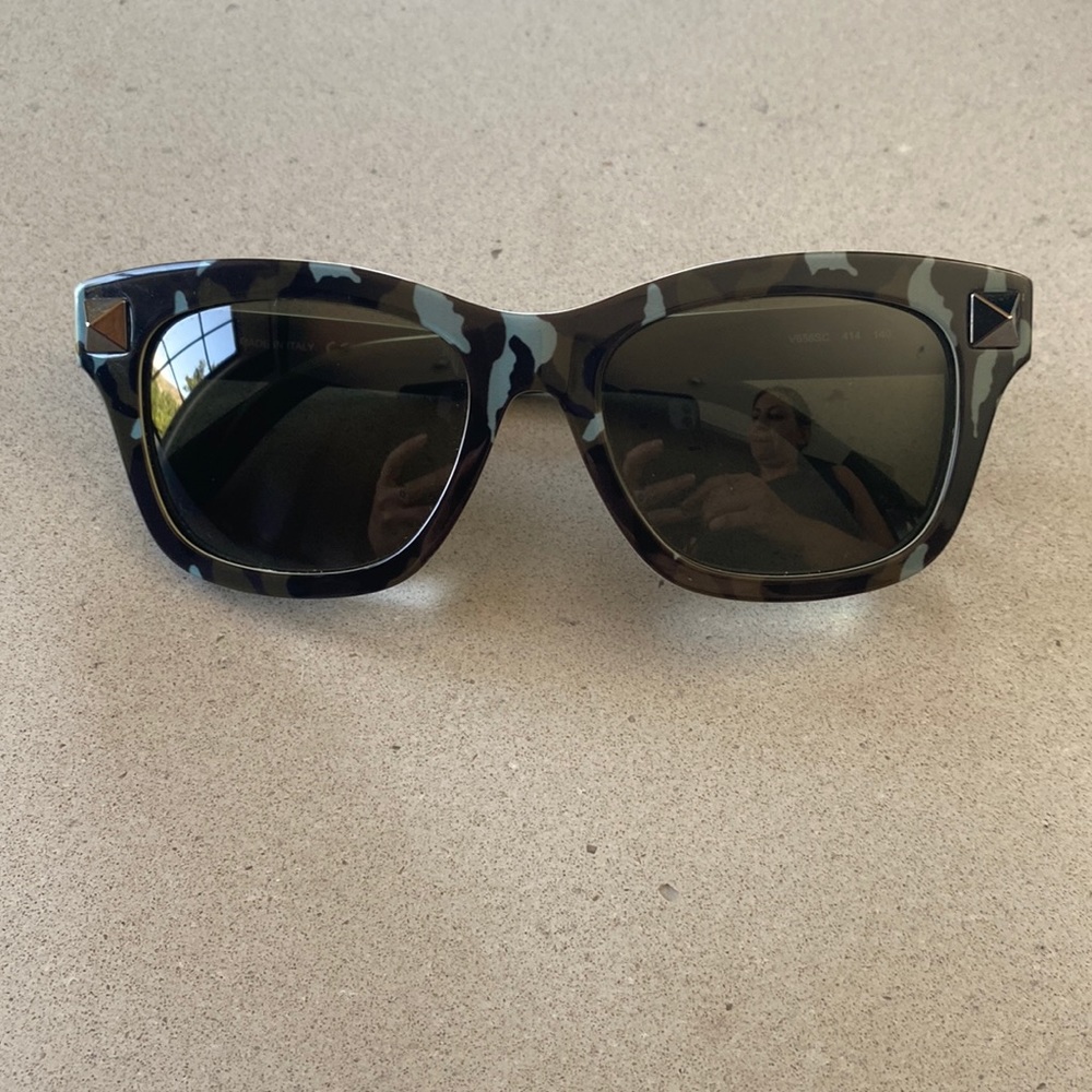 Authentic VALENTINO camouflage sunglasses green gradient with Gucci case unisex